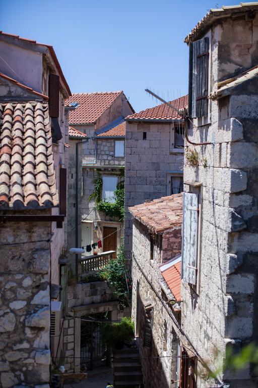 Apartments Villa Anka Komiža Exterior foto