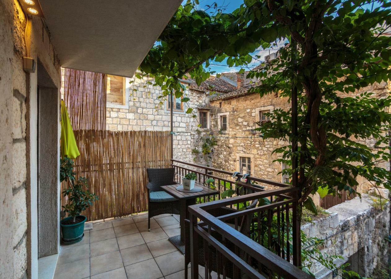 Apartments Villa Anka Komiža Exterior foto